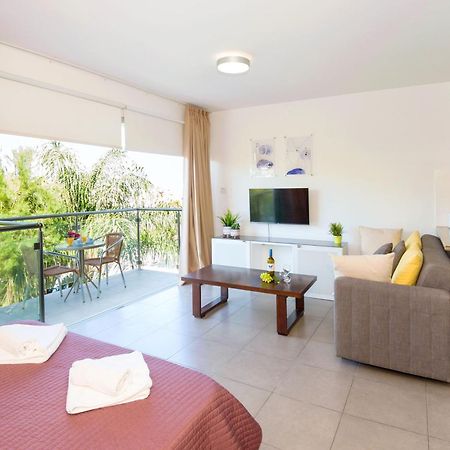 Lucile - Coralli Beachfront Apartment 파라림니 외부 사진