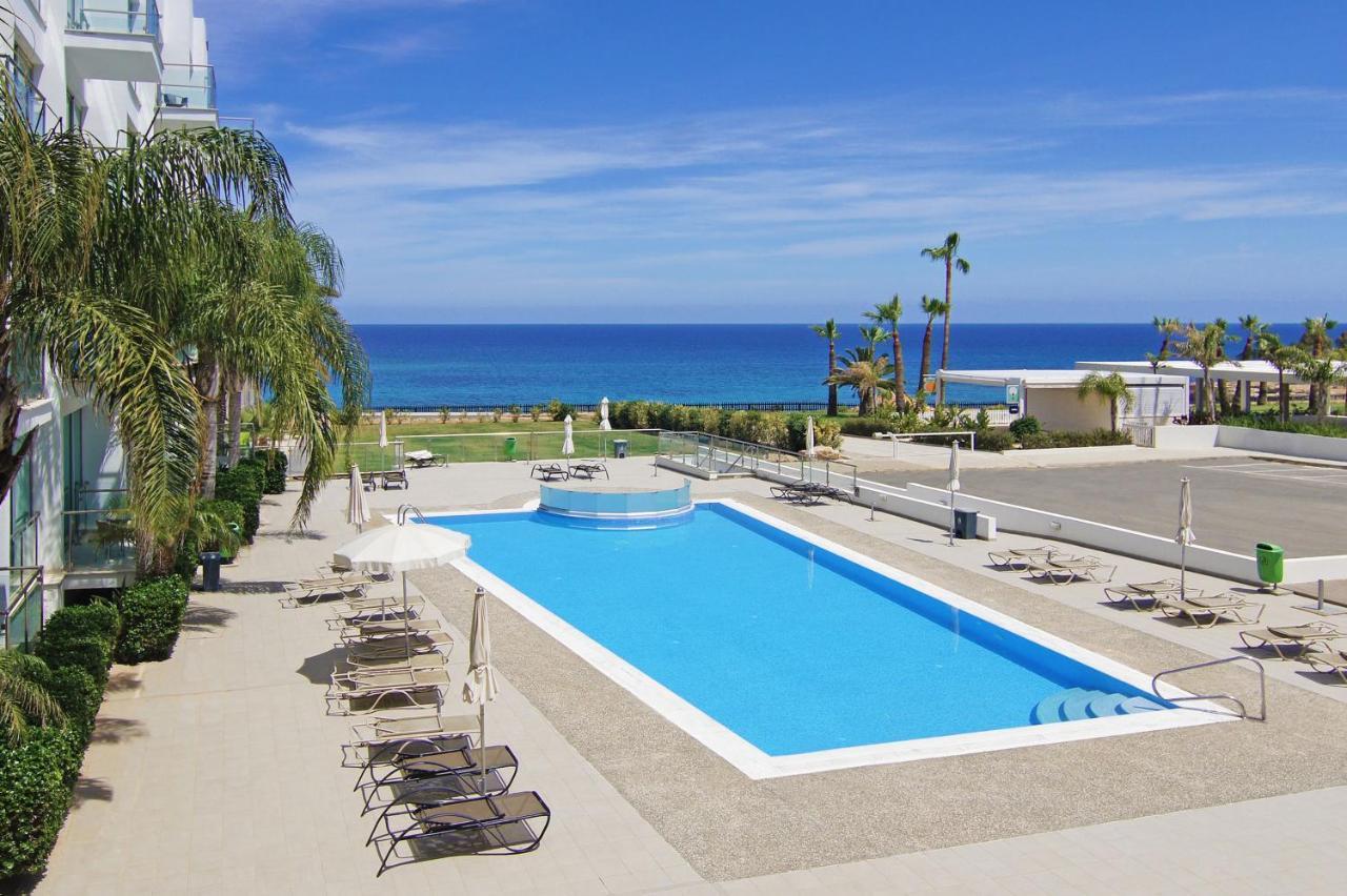 Lucile - Coralli Beachfront Apartment 파라림니 외부 사진