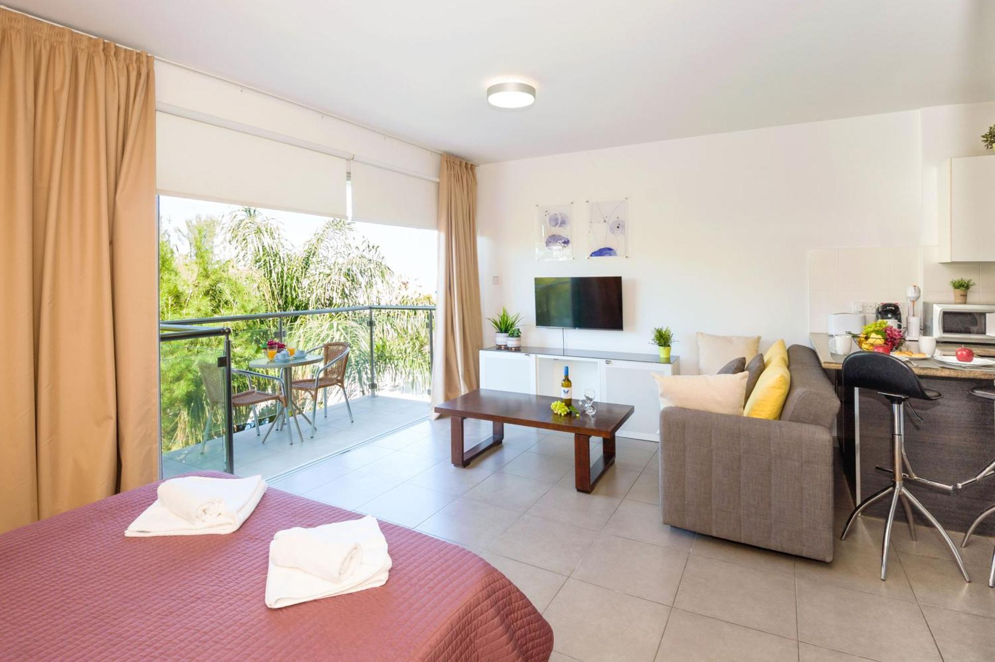 Lucile - Coralli Beachfront Apartment 파라림니 외부 사진